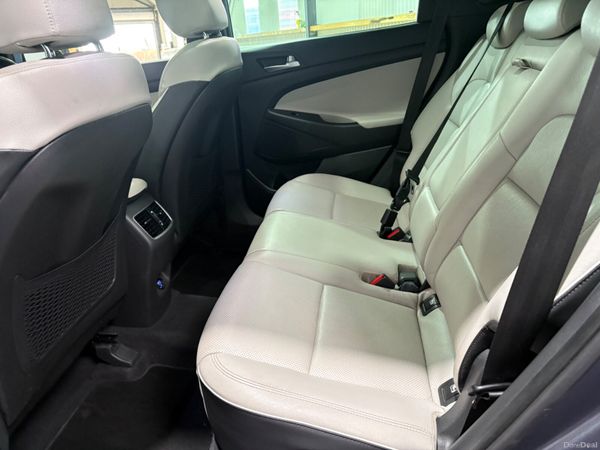 19 Hyundai Tucson Premium 1.6 CRDi 115Bhp 385101235