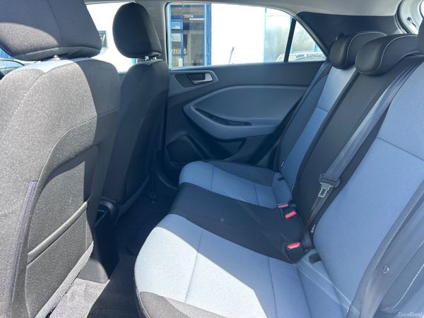 2018 HYUNDAI i20 1.2 PETROL DELUXE 385102963