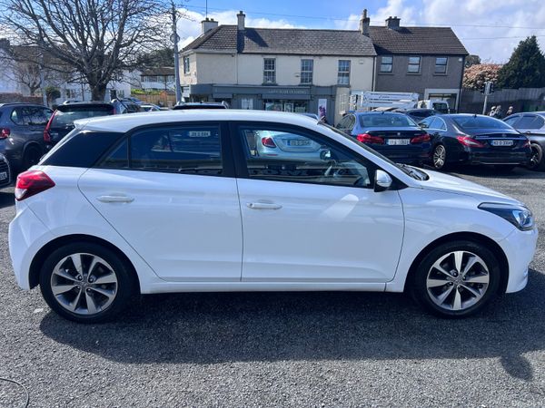 2018 HYUNDAI i20 1.2 PETROL DELUXE 385102971