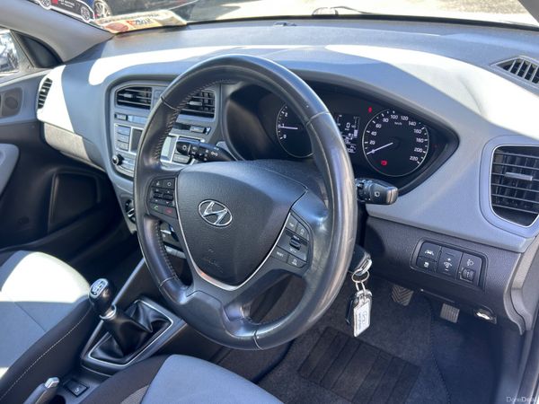 2018 HYUNDAI i20 1.2 PETROL DELUXE 385102981
