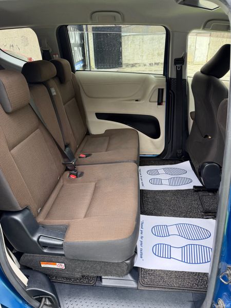 Toyota Sienta 2017 Automatic Hybrid 385107951