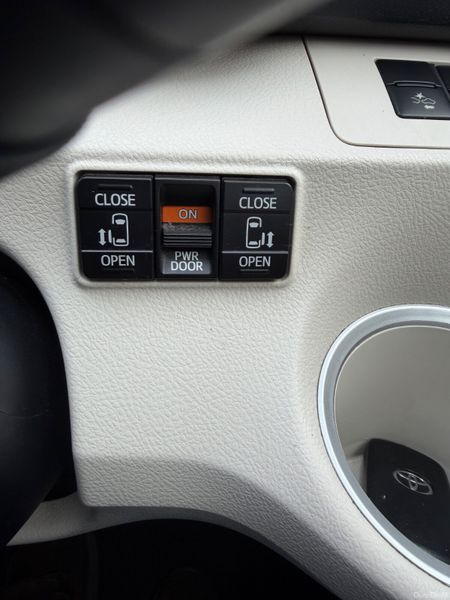 Toyota Sienta 2017 Automatic Hybrid 385107961