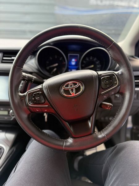 Toyota Avensis 2017 385127059