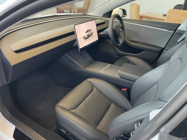 Tesla Model 3 2025 PREMIUM Hi Spec 385133149