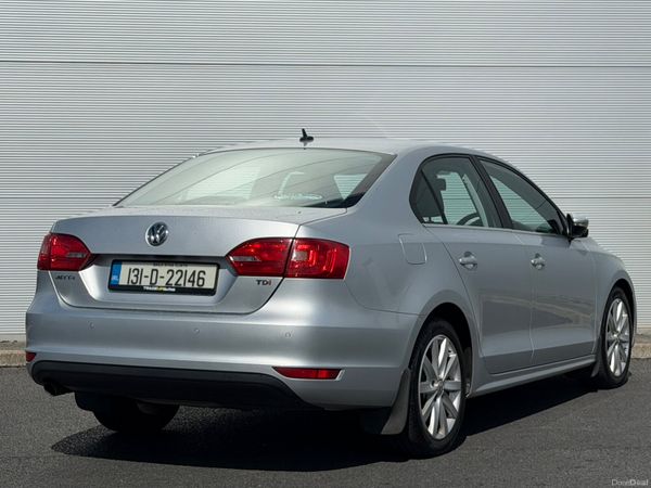 VW Jetta 1.6TDi Auto *LowKms *Highline 385240303