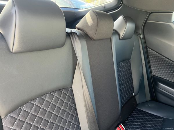 TOYOTA C-HR 2019, 1.8 HYBRID AUTO LOW KM HIGH SPEC 385249105