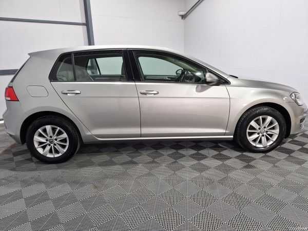 14 Volkswagen Golf Comfortline 1.2 TSi Auto 127 KM 385254271