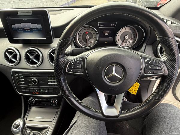 Mercedes-Benz CLA 2015 385256943
