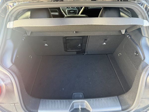 Mercedes A180 Amg line 385282659