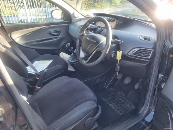 Chrysler Ypsilon 2012 385286341