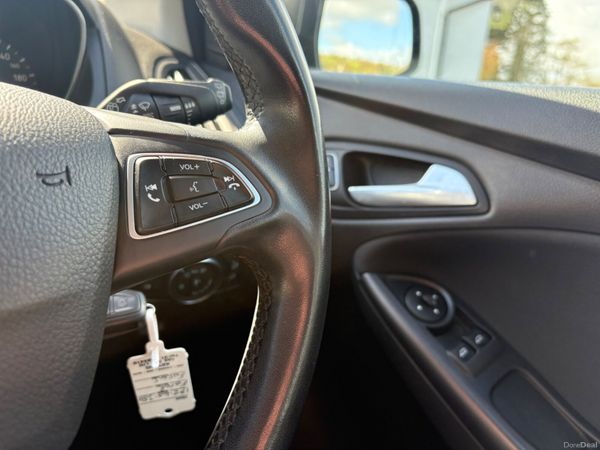 2017 Ford Focus 1.5TDCI STYLE 385287555
