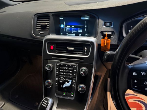 Volvo V60 2016     R- DESIGN  ! 385293281