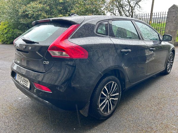 Volvo V40 2017 385216993