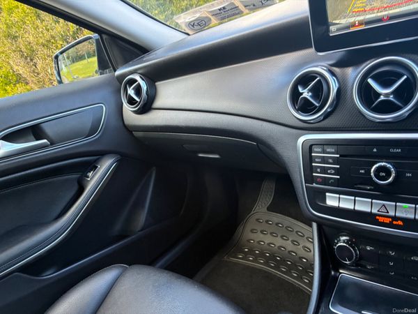 Mercedes-Benz GLA 2017 385364535