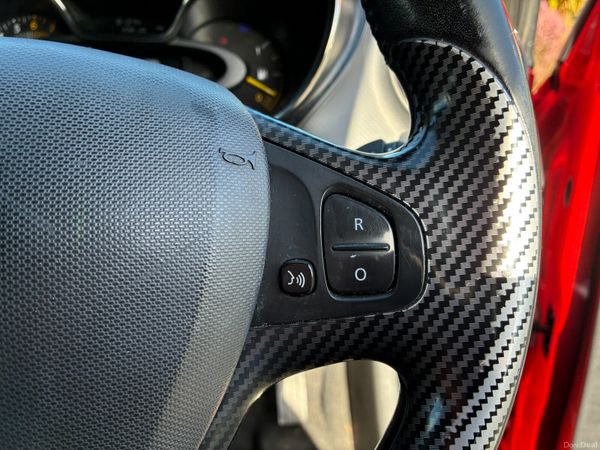 151 Renault Captur 1.0 Petrol 385312401