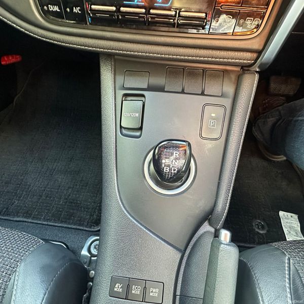 TOYOTA AURIS 2016 HYBRID 68000 KM ONLY 385452135