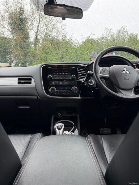 15 Mitsubishi Outlander PHEV 385461749