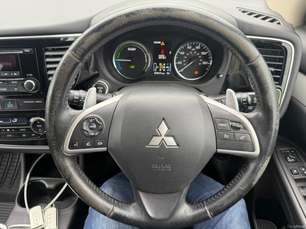 15 Mitsubishi Outlander PHEV 385461759