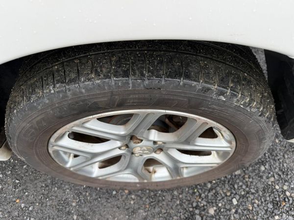 15 Mitsubishi Outlander PHEV 385461733