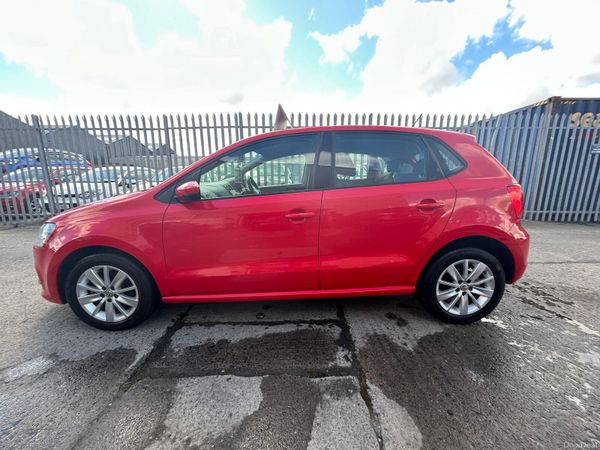 2016 Volkswagen Polo - HIGHLINE 385461973