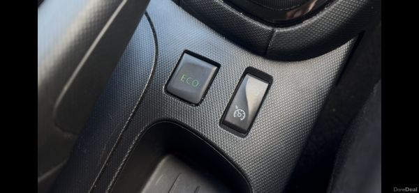 Renault Clio 2014 1.5dci tax & tested 385462275