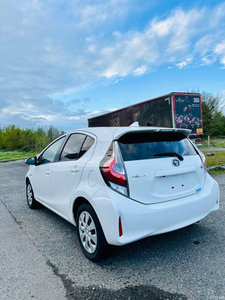 Toyota Aqua 2018 1.5L Petrol Hybrid 385475209