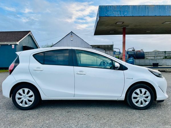 Toyota Aqua 2018 1.5L Petrol Hybrid 385475211