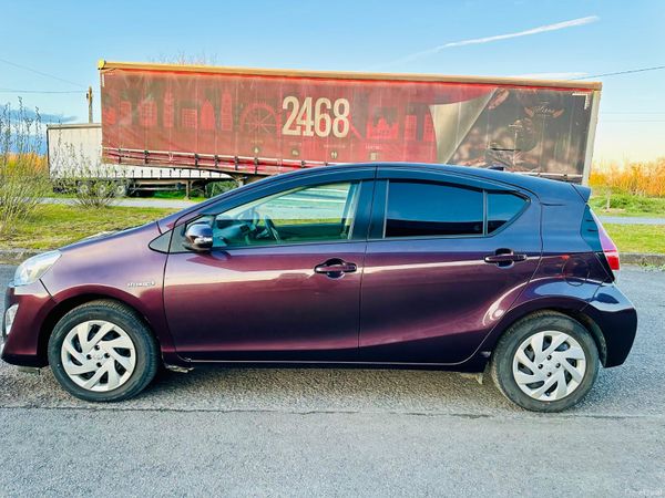 Toyota Aqua 2015 1.5L Petrol Hybrid Automatic 385476489