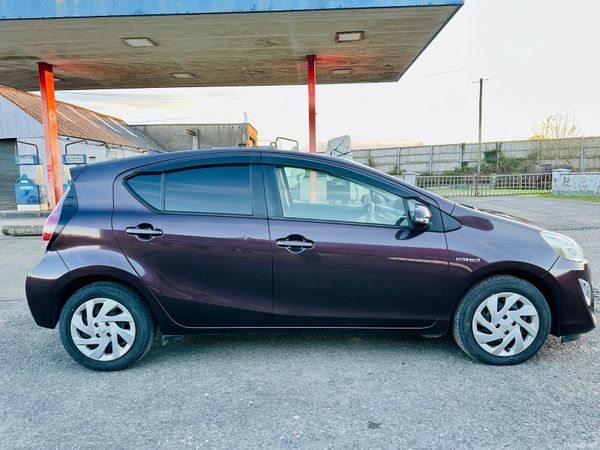 Toyota Aqua 2015 1.5L Petrol Hybrid Automatic 385476501