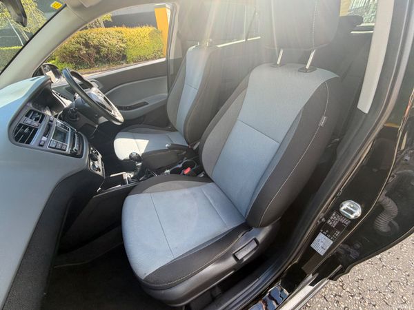 Hyundai i20 1.2 Active Deluxe Edition 385478755