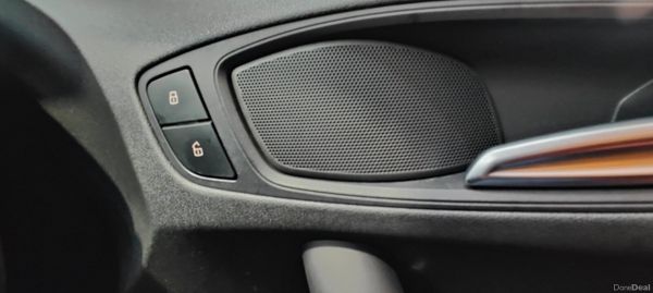 2015 Audi A1 1.0 Petrol Automatic 2 Tone color 385544831