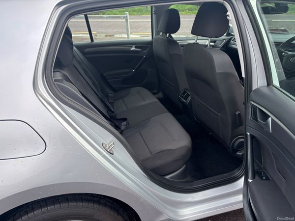 Volkswagen Golf 2018 1.6 TDI Comfortline 385518099