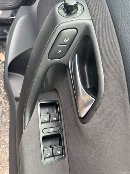 Volkswagen Polo Automatic 385520027