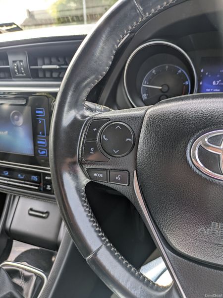 TOYOTA AURIS D4D LUNA/ REVERSE CAMERA 385645325