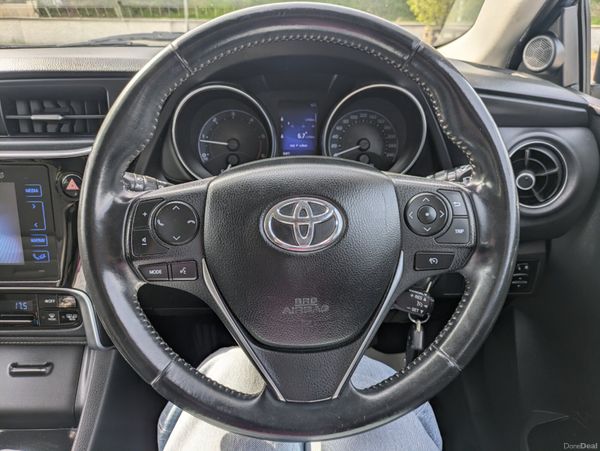 TOYOTA AURIS D4D LUNA/ REVERSE CAMERA 385645329