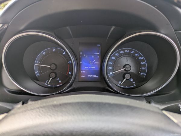 TOYOTA AURIS D4D LUNA/ REVERSE CAMERA 385645339