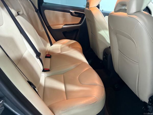 2016 Volvo XC60 D4 2.0 190 Bhp 385653179