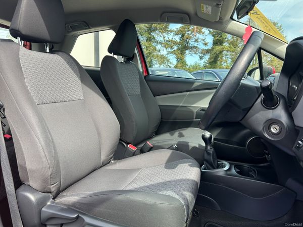 Toyota Yaris 1.0 Terra 2015 385674367