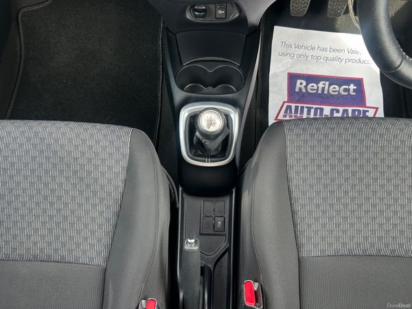 Toyota Yaris 1.0 Terra 2015 385674405