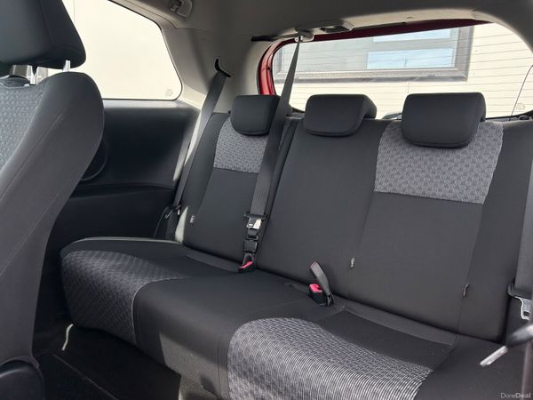 Toyota Yaris 1.0 Terra 2015 385674567