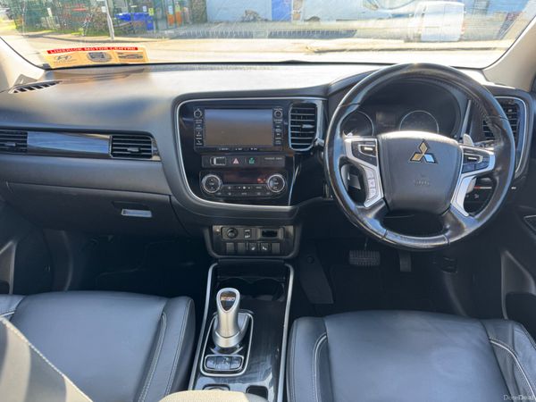 Mitsubishi Outlander 2017 hybrid 385603923