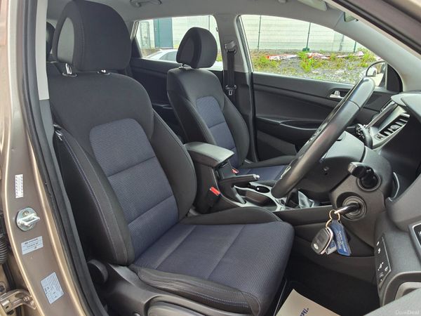 162* HYUNDAI TUCSON 1.7 CRDI SE NAV NICE SPEC 385614563