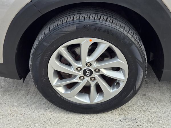 162* HYUNDAI TUCSON 1.7 CRDI SE NAV NICE SPEC 385614523