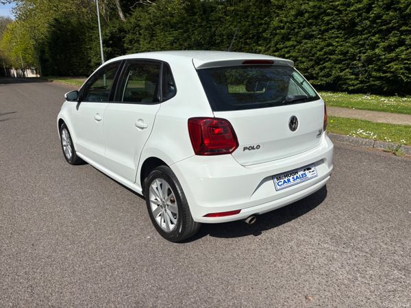 Volkswagen Polo 2015 385740475