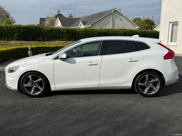 2014 Volvo V40 R-Design 385764071