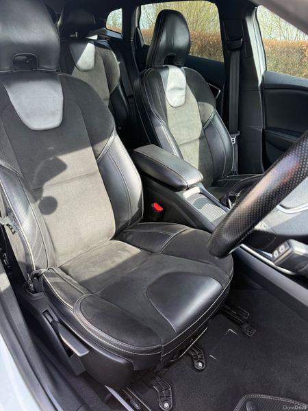 2014 Volvo V40 R-Design 385764123