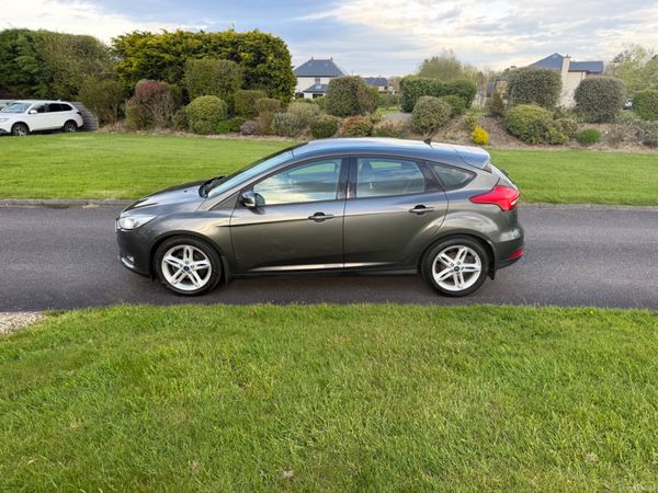 Ford Focus 1.5 TDCI 385712111