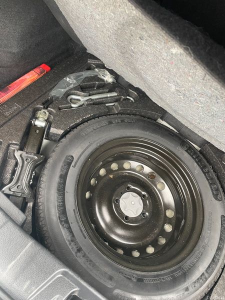 152 Nissan Qashqai.. Low KMs.. Car is Like New 385715303
