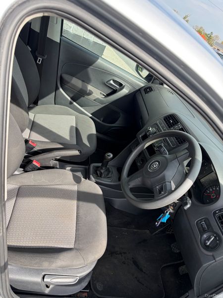 Volkswagen Polo 2011 385735525
