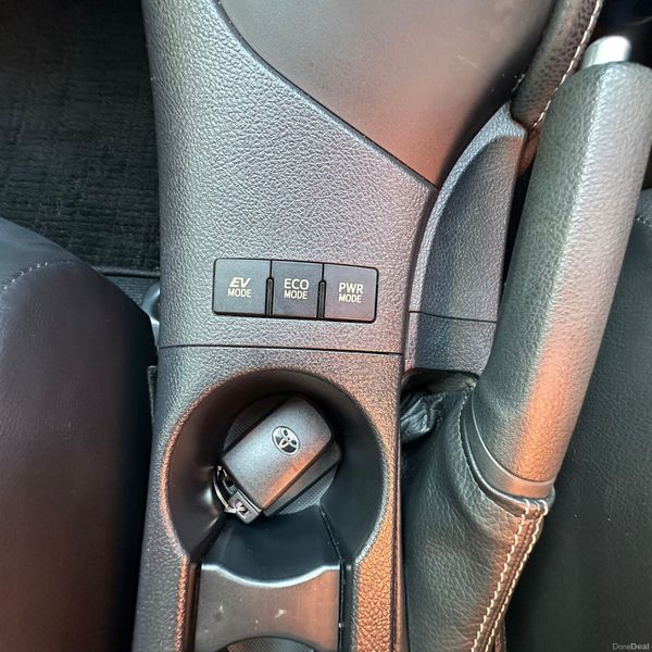 TOYOTA AURIS 2016 HYBRID 68000 KM ONLY 385737423